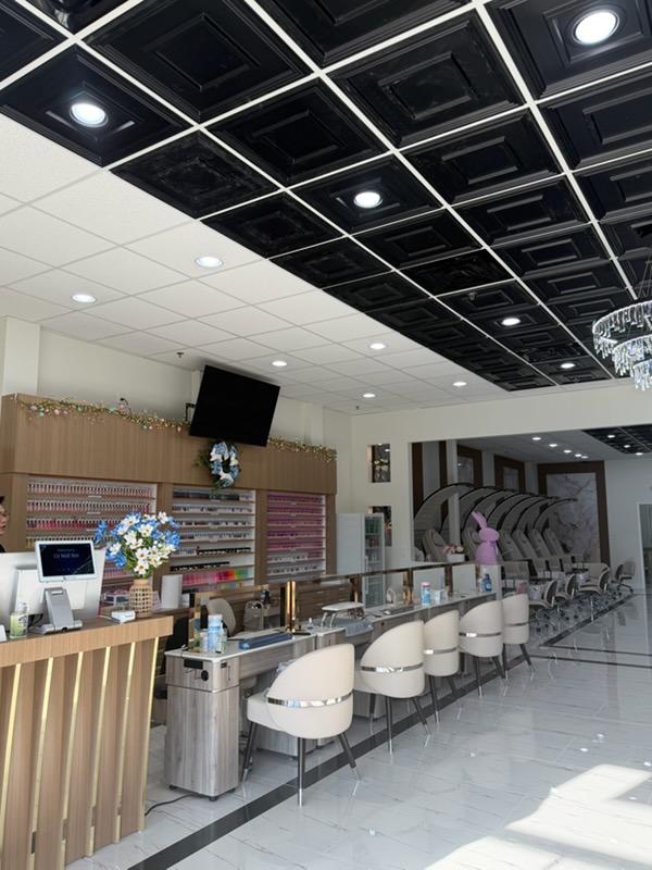 LV Nail Bar